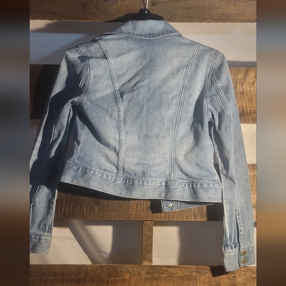 White House Black Market - Picture 3 of 3